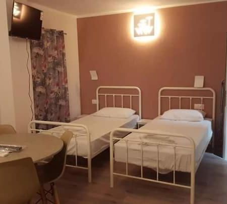 Perea White Suites Peraía Екстериор снимка